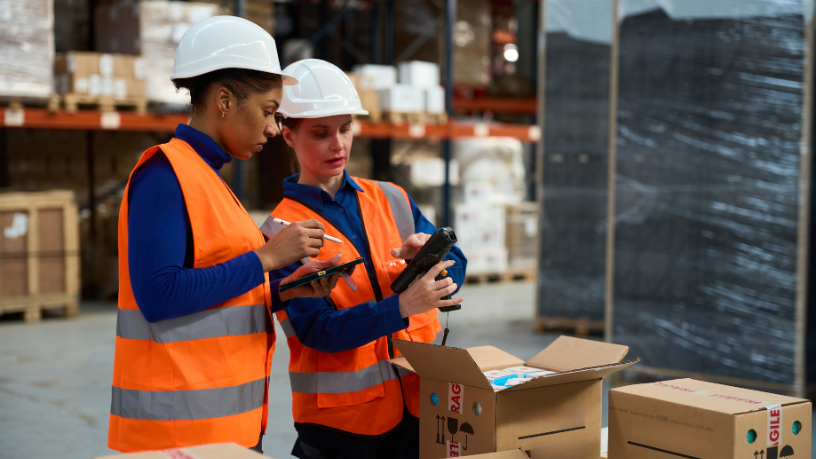 A relação estratégica entre design de embalagem e, conforme destaca Elias Assum Sabbag Junior, eficiência logística na indústria plástica ganha cada vez mais relevância no setor.